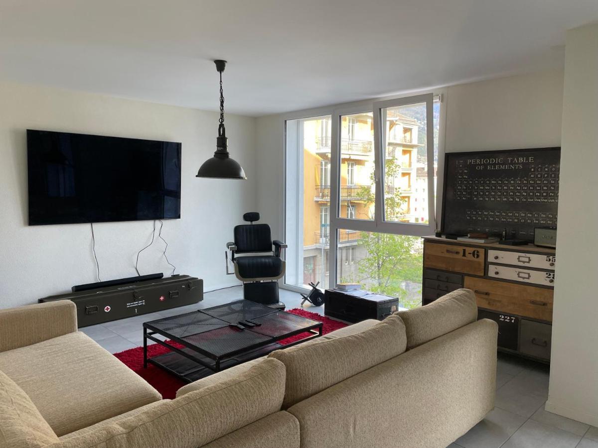 Chambre Double มงเทรอซ์ ภายนอก รูปภาพ